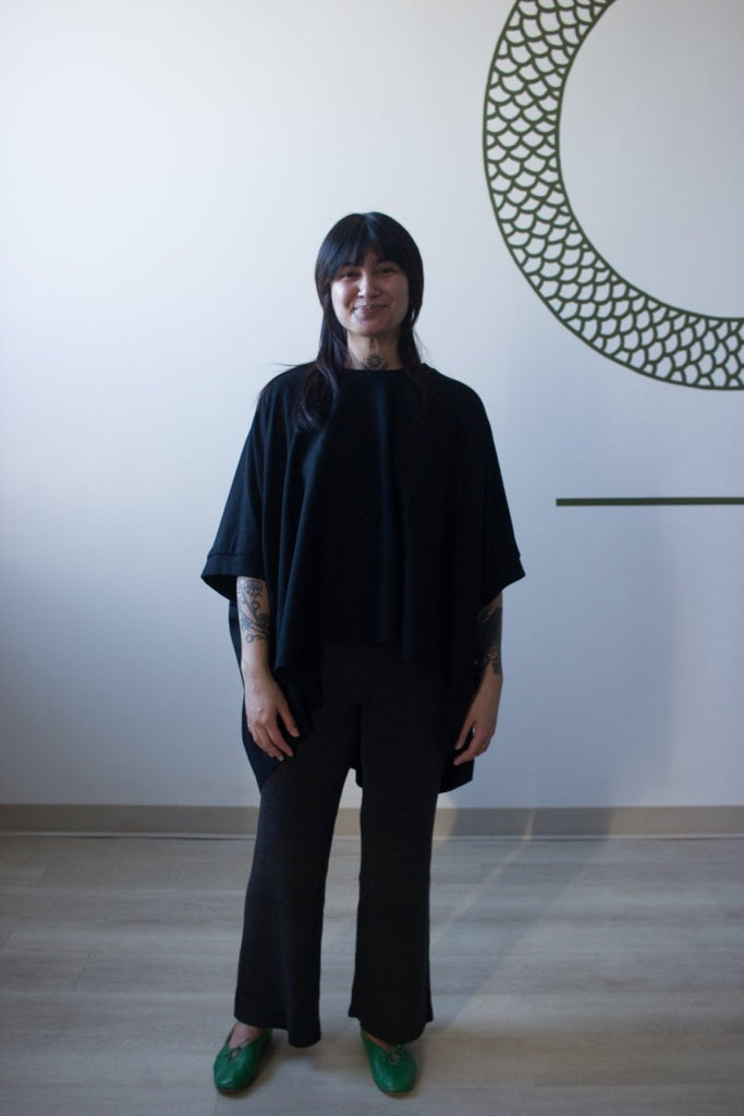 Complexgeometries Ample Sweatshirt (Black) - Victoire BoutiqueComplexgeometriesTops Ottawa Boutique Shopping Clothing