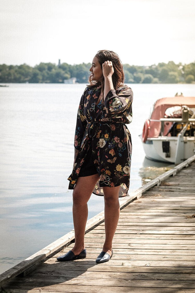 Onderbroeks Classic Robe (Black Snakes & Flowers) - Victoire BoutiqueOnderbroeksLingerie Ottawa Boutique Shopping Clothing