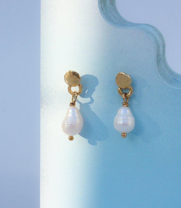 Rowe Pearl Drip Drop Earrings - Victoire BoutiqueRoweEarrings Ottawa Boutique Shopping Clothing