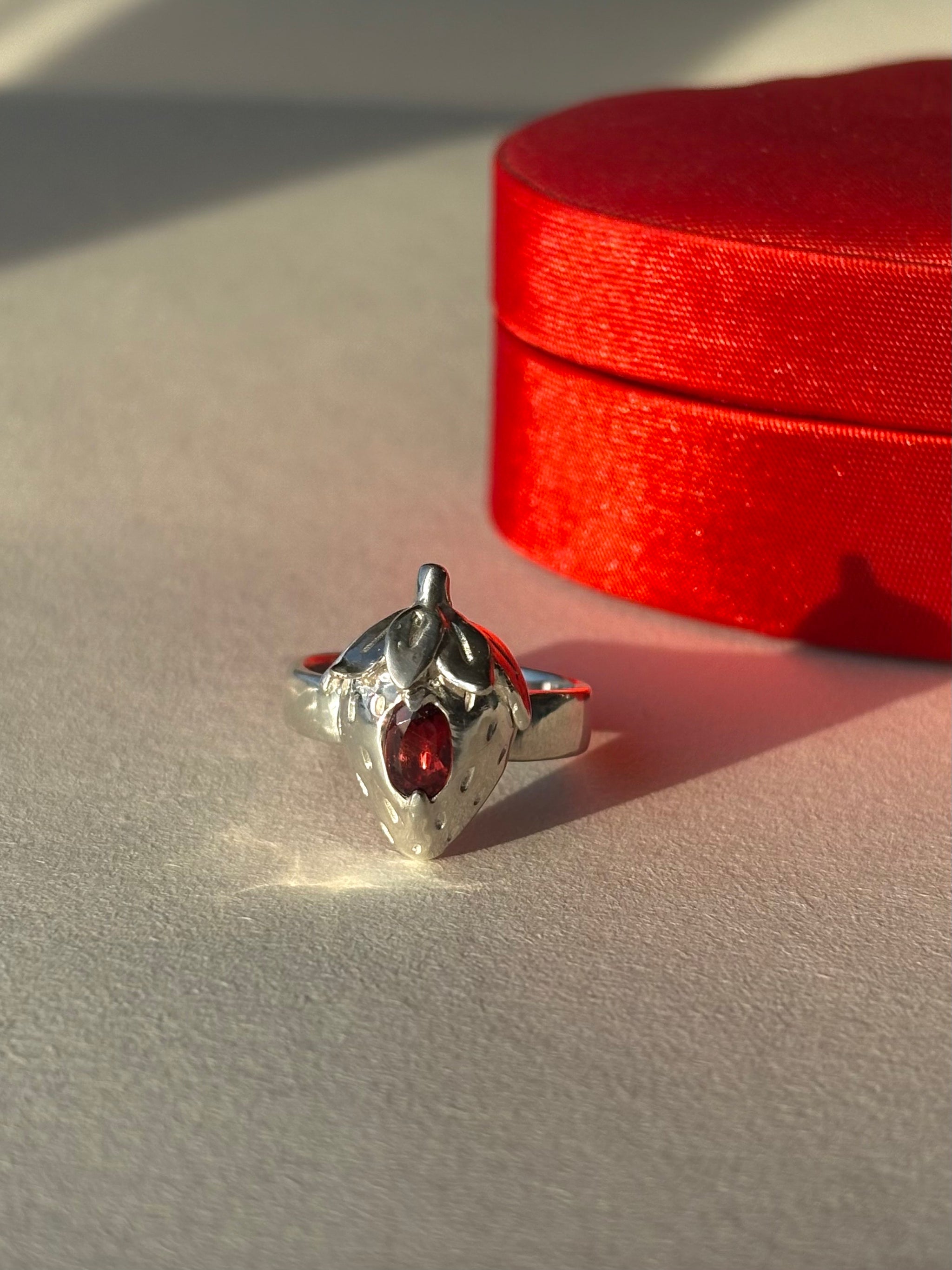Wild Silver Strawberry Garnet Ring – Victoire Boutique