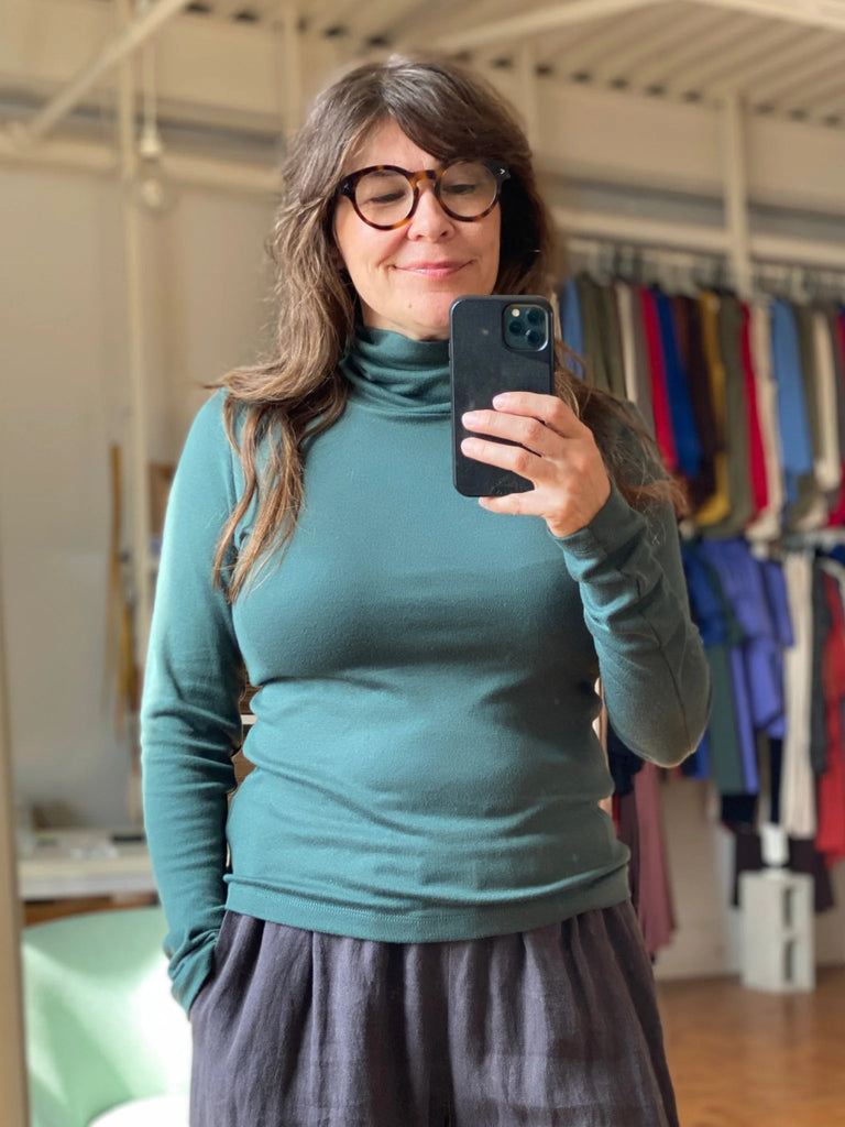 Amanda Moss Brigid Long Sleeve Turtleneck (Forest) - Victoire BoutiqueAmanda MossTops Ottawa Boutique Shopping Clothing