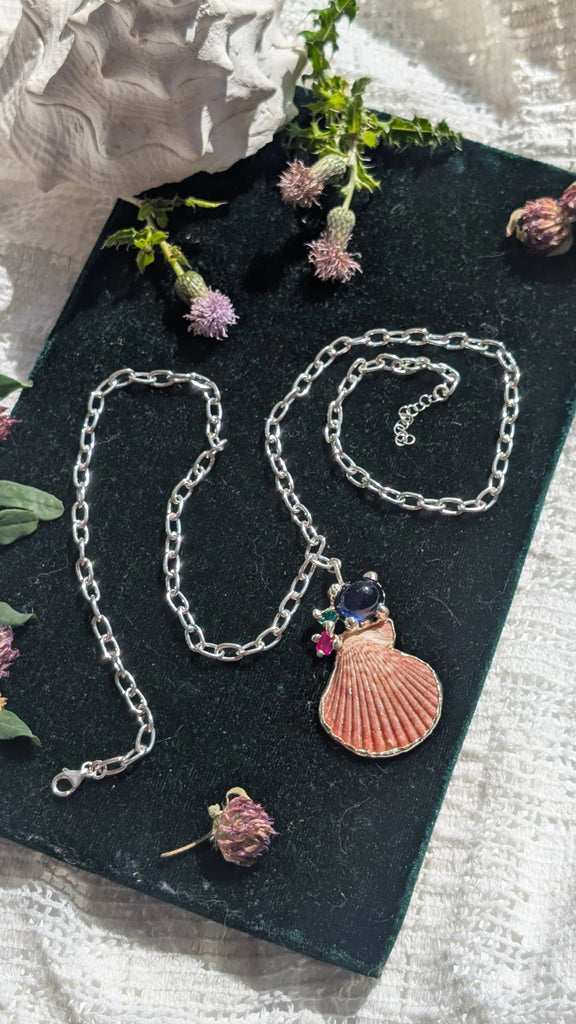 Atelier Melrai Shell a Trois Necklace - Victoire BoutiqueAtelier MelraiNecklaces Ottawa Boutique Shopping Clothing