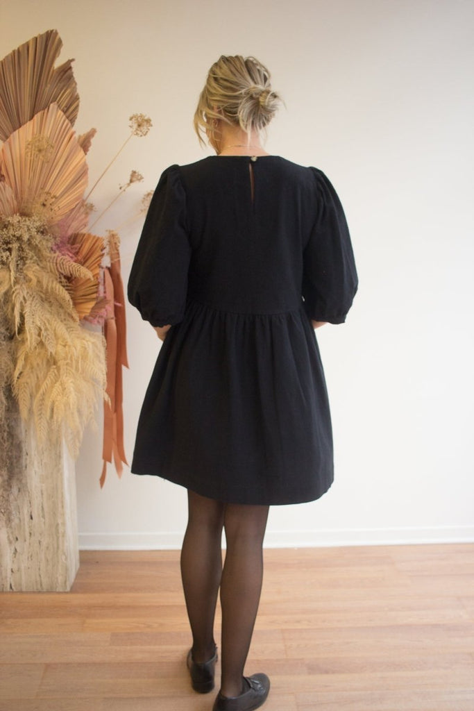 Birds of North America Flowerpiercer Dress (Black) - Victoire BoutiqueBirds of North AmericaDresses Ottawa Boutique Shopping Clothing