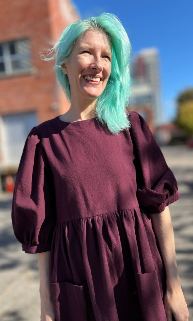 Birds of North America Flowerpiercer Dress (Burgundy) - Victoire BoutiqueBirds of North AmericaDresses Ottawa Boutique Shopping Clothing