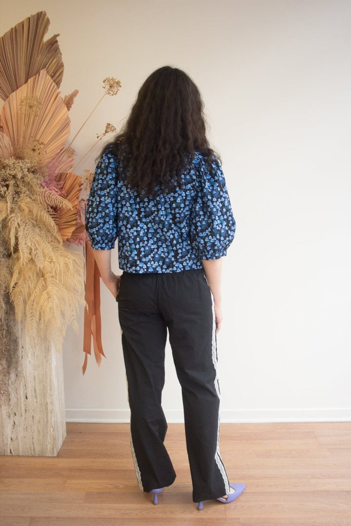 Birds of North America Serin Blouse (Shroominescence) - Victoire BoutiqueBirds of North AmericaTops Ottawa Boutique Shopping Clothing