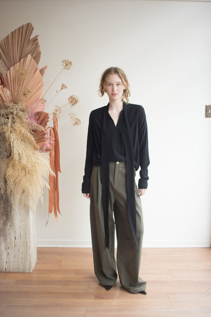 Bodybag Ascot Shirt - Burgundy or Black (In - Store) - Victoire BoutiqueBodybagShirts & Tops Ottawa Boutique Shopping Clothing