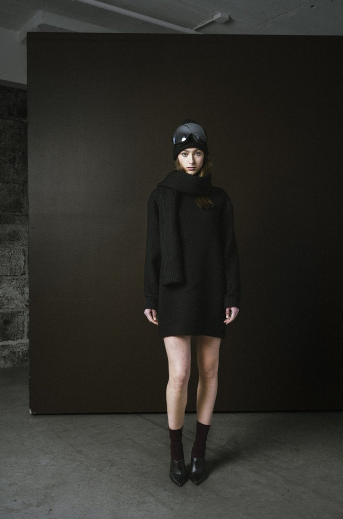 Bodybag Highland Scarf (Sand or Black) - Victoire BoutiqueBodybagWinter Accessories Ottawa Boutique Shopping Clothing