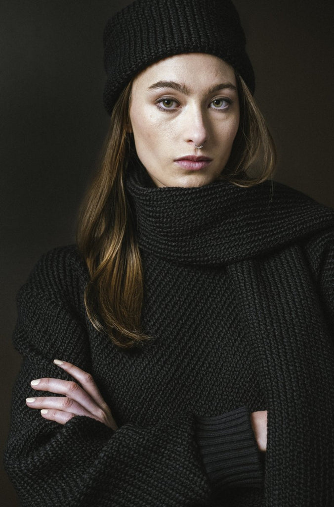 Bodybag Highland Scarf (Sand or Black) - Victoire BoutiqueBodybagWinter Accessories Ottawa Boutique Shopping Clothing