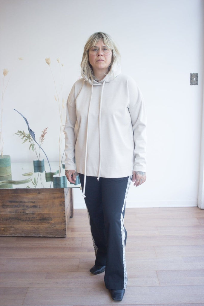 Bodybag Skye Hoodie - Sand or Charcoal (In - Store) - Victoire BoutiqueBodybagTops Ottawa Boutique Shopping Clothing