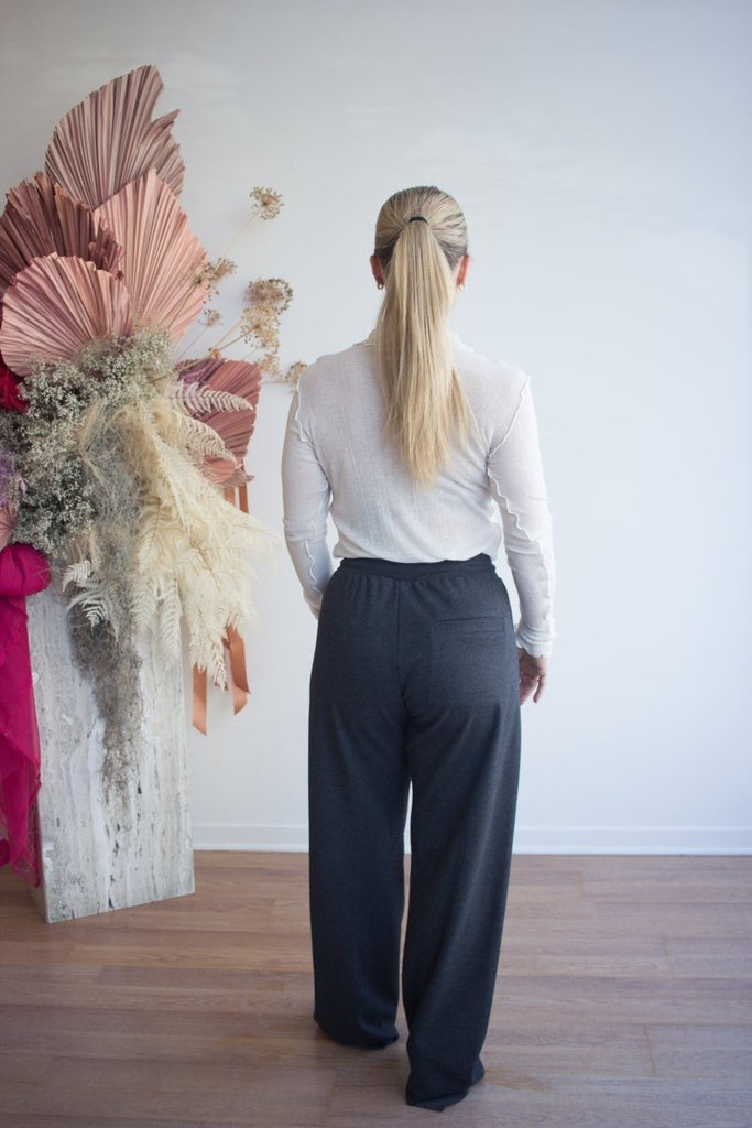 Bodybag Skye Pants (Charcoal or Sand) - Victoire BoutiqueBodybagPants Ottawa Boutique Shopping Clothing