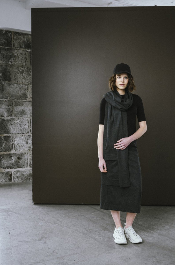 Bodybag Skye Pocketed Scarf (Charcoal or Sand) - Victoire BoutiqueBodybagWinter Accessories Ottawa Boutique Shopping Clothing