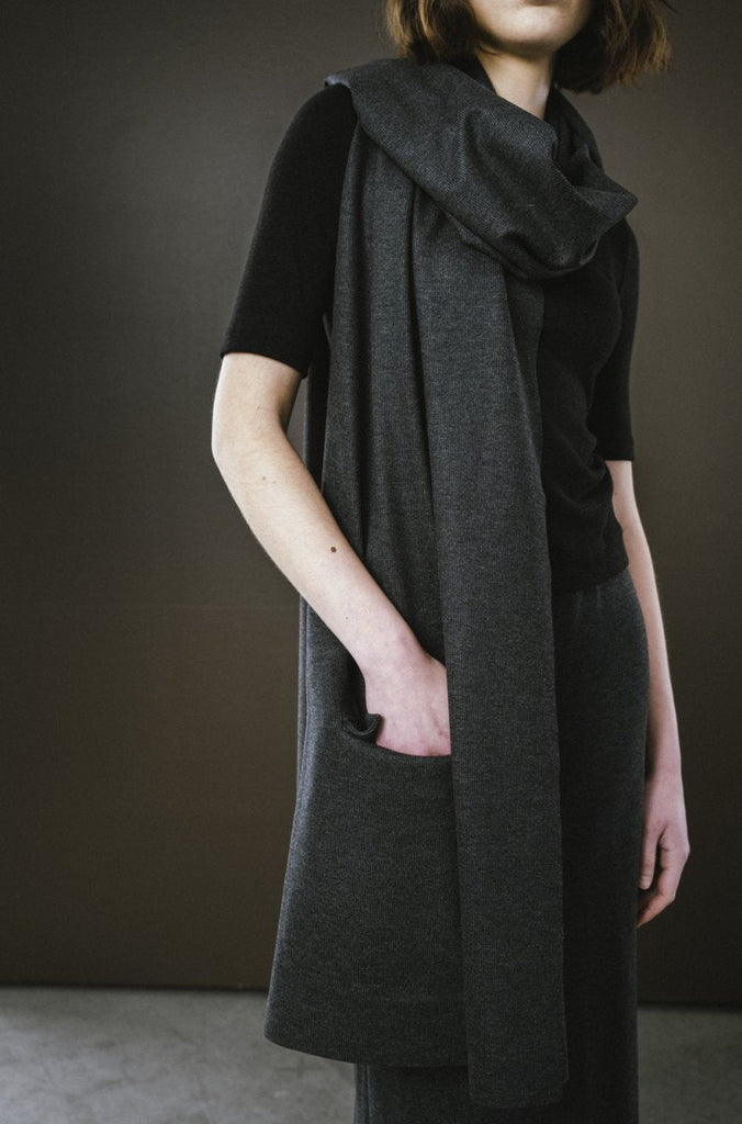 Bodybag Skye Pocketed Scarf (Charcoal or Sand) - Victoire BoutiqueBodybagWinter Accessories Ottawa Boutique Shopping Clothing