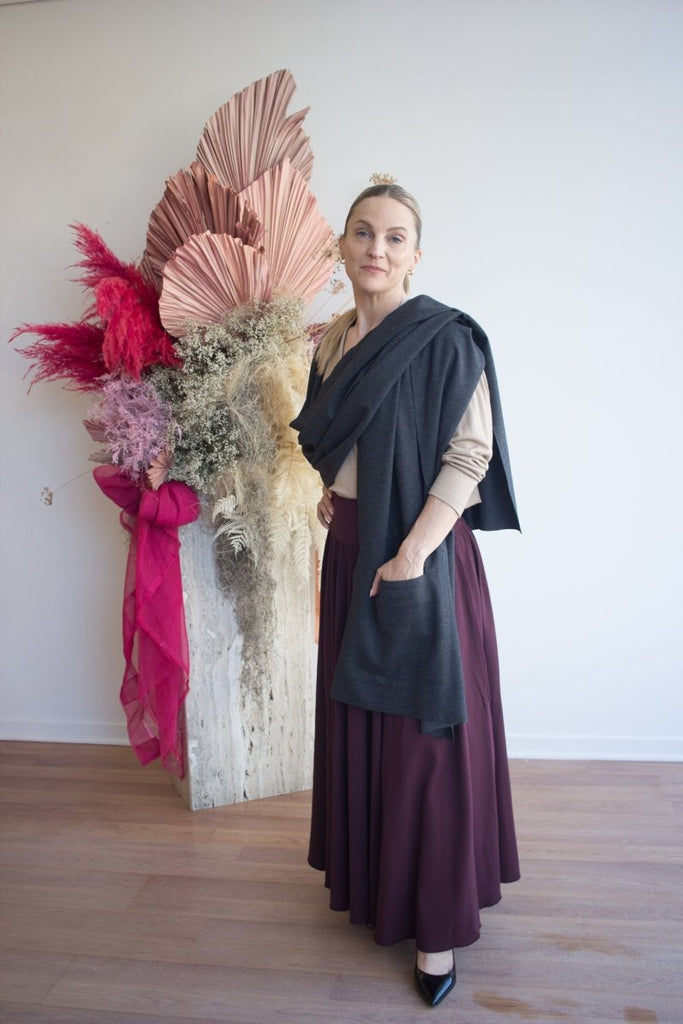 Bodybag Skye Pocketed Scarf (Charcoal or Sand) - Victoire BoutiqueBodybagWinter Accessories Ottawa Boutique Shopping Clothing