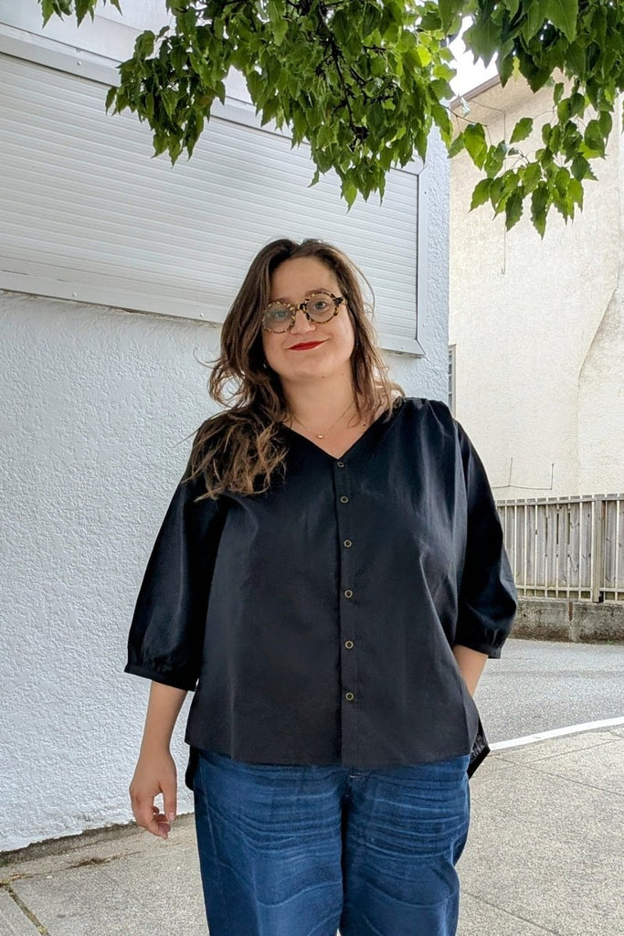 Connally Goods Margot V Neck Shirt (Black) - Victoire BoutiqueConnally GoodsShirts & Tops Ottawa Boutique Shopping Clothing