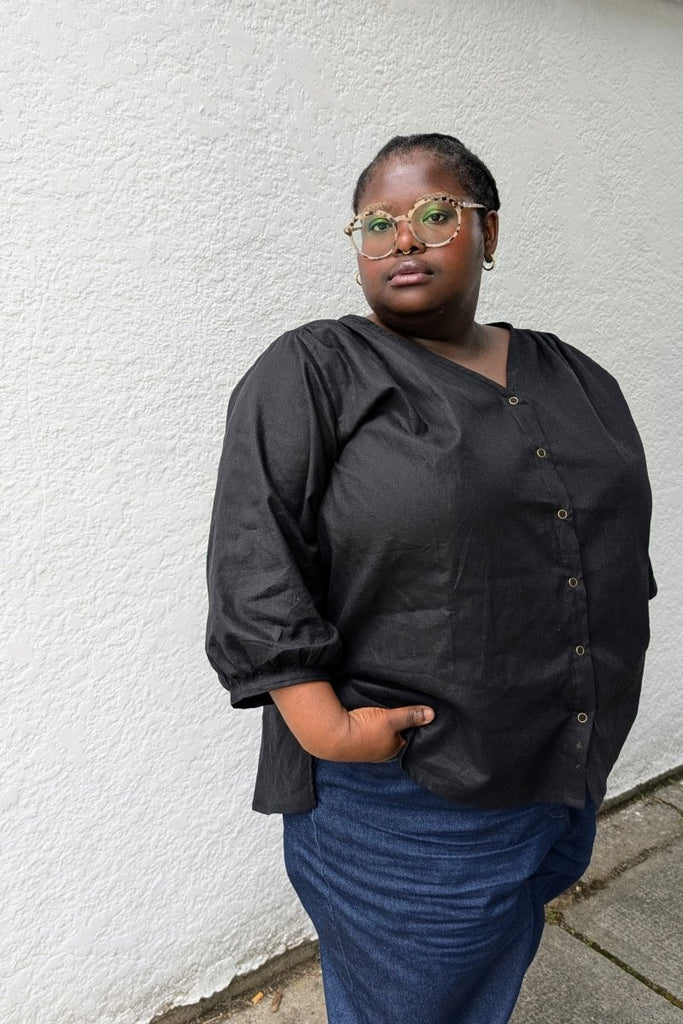 Connally Goods Margot V Neck Shirt (Black) - Victoire BoutiqueConnally GoodsShirts & Tops Ottawa Boutique Shopping Clothing