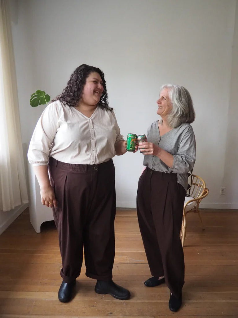 Connally Goods Margot V Neck Shirt (Cream Stripe) - Victoire BoutiqueConnally GoodsShirts & Tops Ottawa Boutique Shopping Clothing