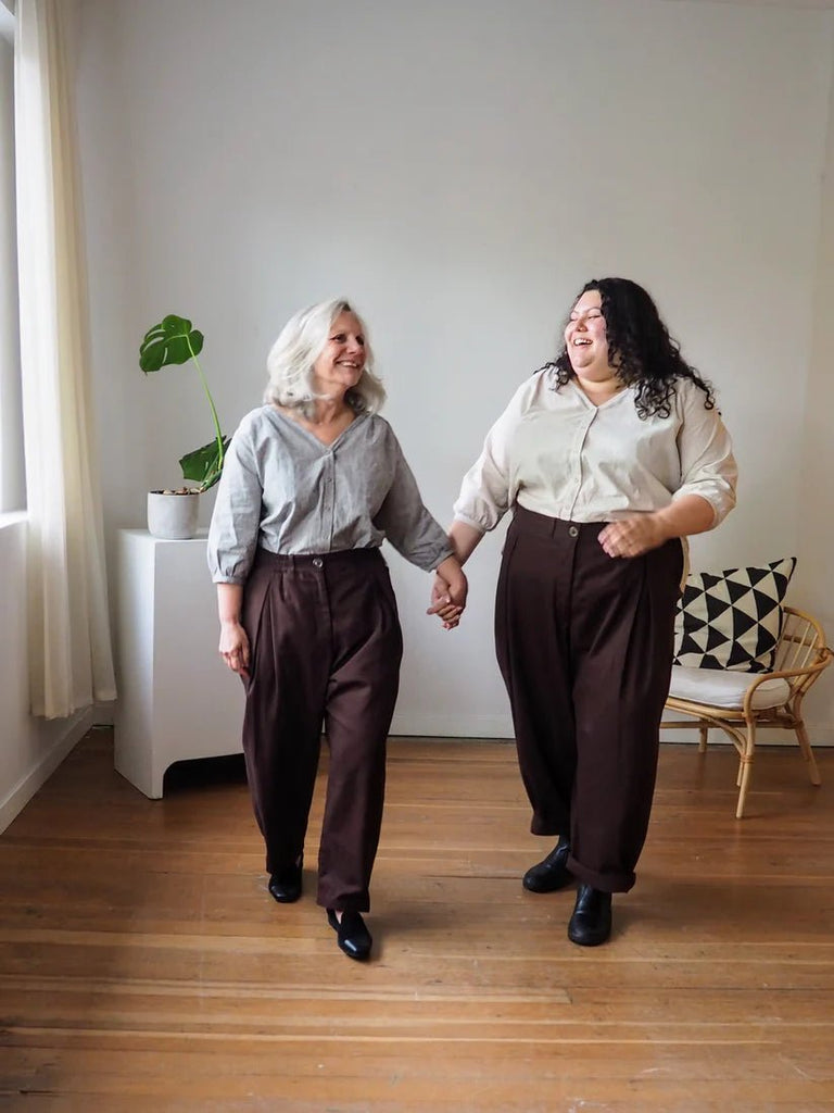 Connally Goods Margot V Neck Shirt (Cream Stripe) - Victoire BoutiqueConnally GoodsShirts & Tops Ottawa Boutique Shopping Clothing