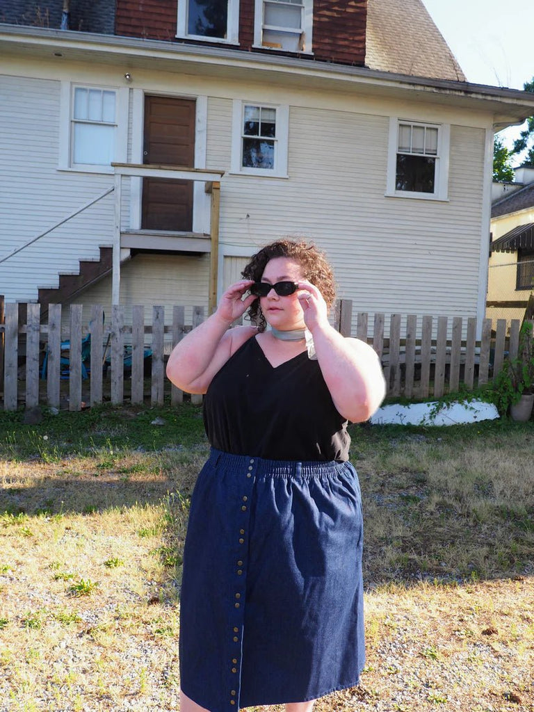 Connally Goods Sadie Skirt (Dark Wash Indigo) - Victoire BoutiqueConnally GoodsSkirts Ottawa Boutique Shopping Clothing