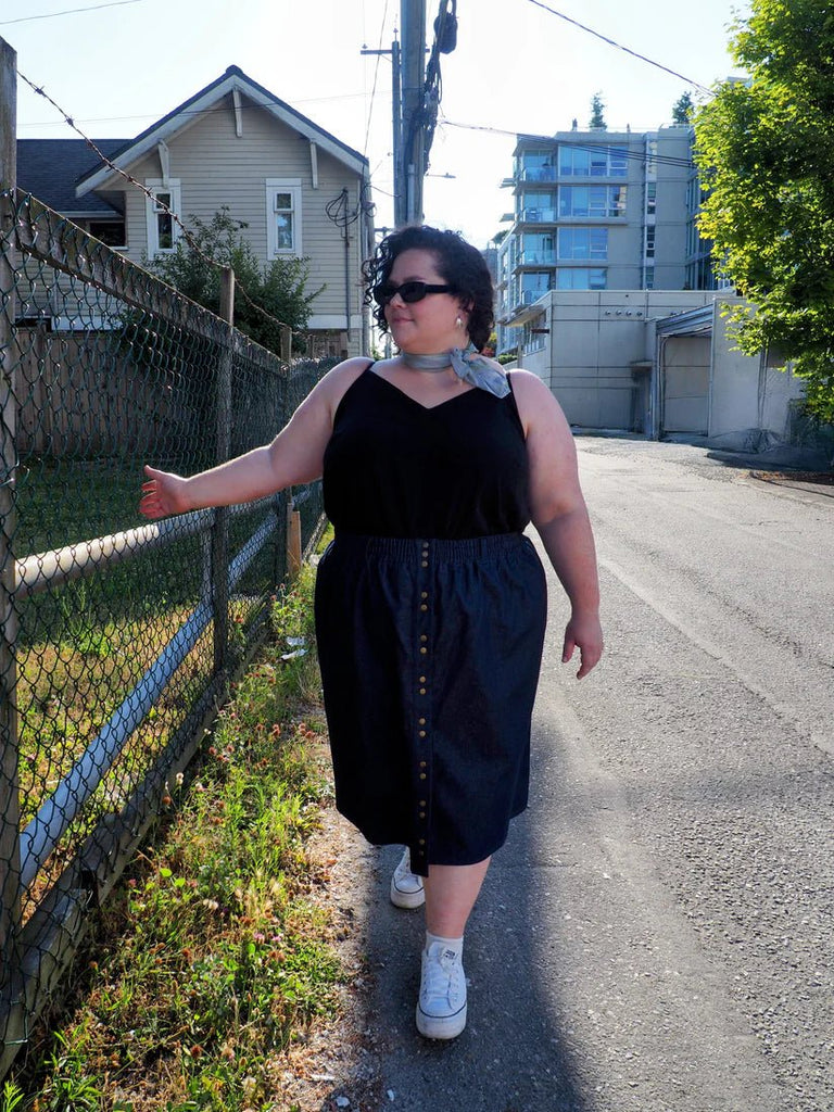 Connally Goods Sadie Skirt (Dark Wash Indigo) - Victoire BoutiqueConnally GoodsSkirts Ottawa Boutique Shopping Clothing