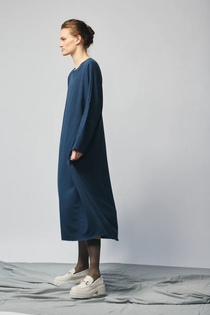 Devlyn van Loon Pullover Sweatshirt Dress (Navy) - Victoire BoutiqueDevlyn Van LoonDresses Ottawa Boutique Shopping Clothing