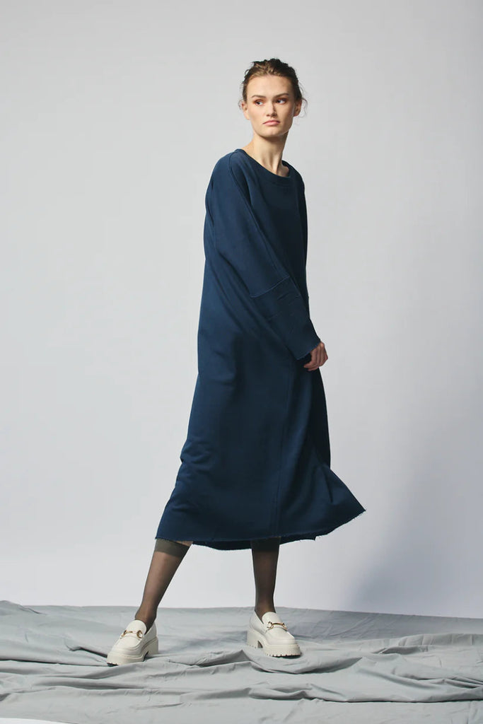 Devlyn van Loon Pullover Sweatshirt Dress (Navy) - Victoire BoutiqueDevlyn Van LoonDresses Ottawa Boutique Shopping Clothing