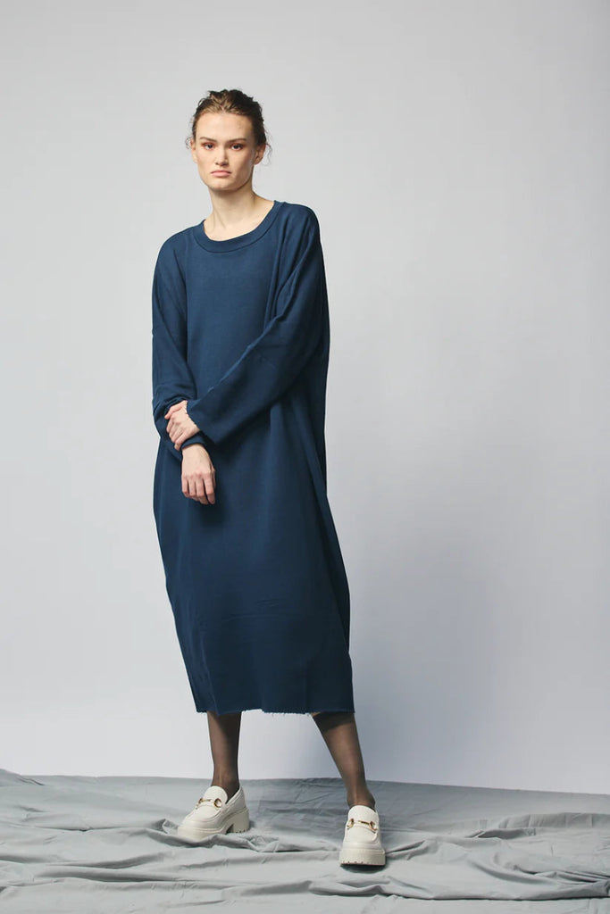 Devlyn van Loon Pullover Sweatshirt Dress (Navy) - Victoire BoutiqueDevlyn Van LoonDresses Ottawa Boutique Shopping Clothing