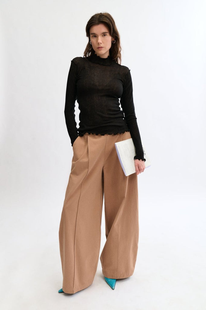 Eliza Faulkner Jane Turtleneck (Black) - Victoire BoutiqueEliza FaulknerShirts & Tops Ottawa Boutique Shopping Clothing