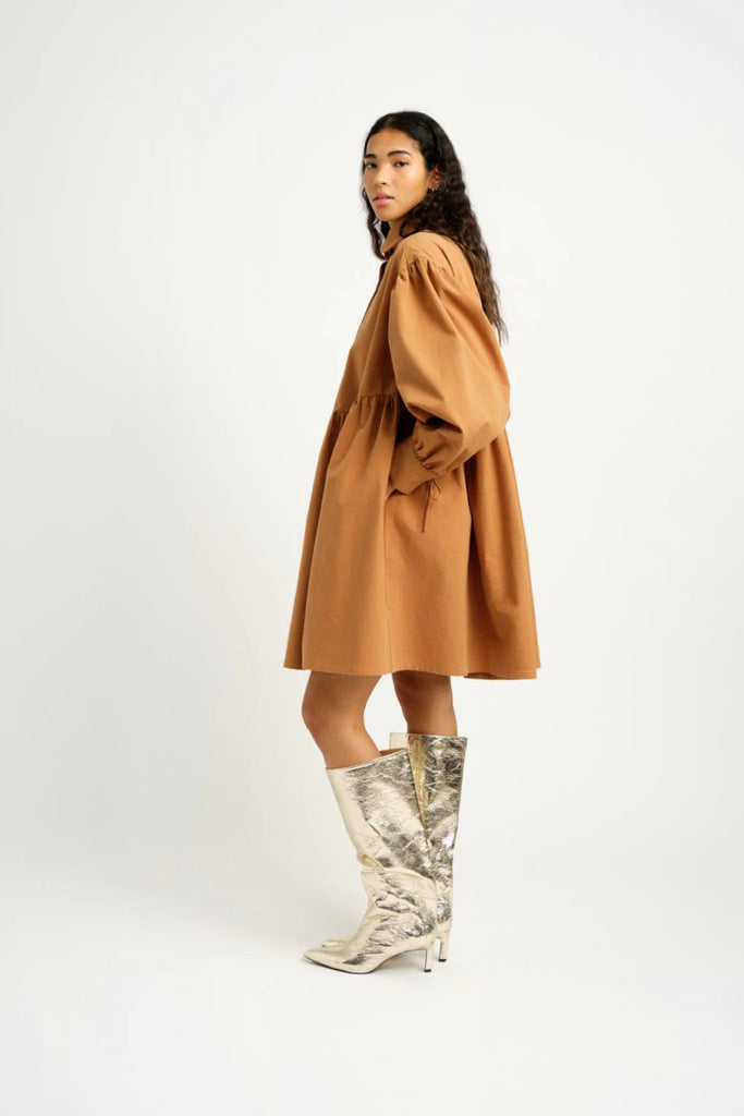 Eliza Faulkner Loretta Dress - Camel (Online Exclusive) - Victoire BoutiqueEliza FaulknerDresses Ottawa Boutique Shopping Clothing