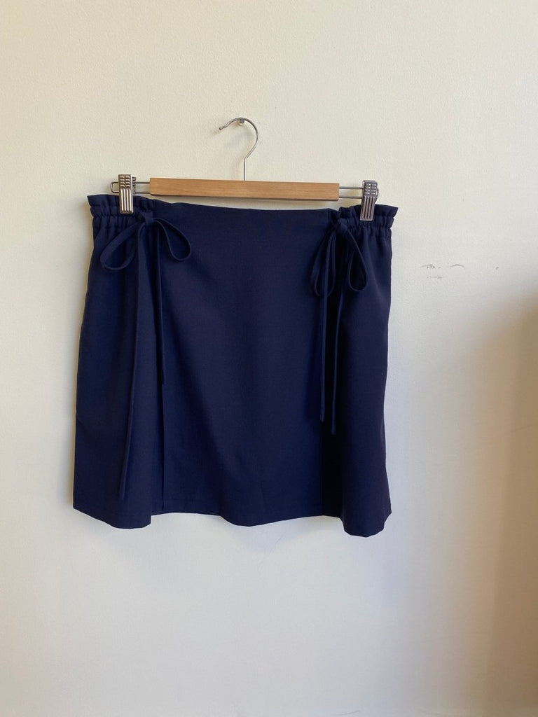 Fortiv Nico Mini Skirt (Navy) - Victoire BoutiqueFortivSkirts Ottawa Boutique Shopping Clothing