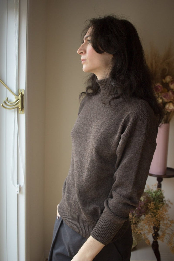 Givéh Hugme Turtleneck Sweater (Coffee) - Victoire BoutiqueGivéhSweater Ottawa Boutique Shopping Clothing