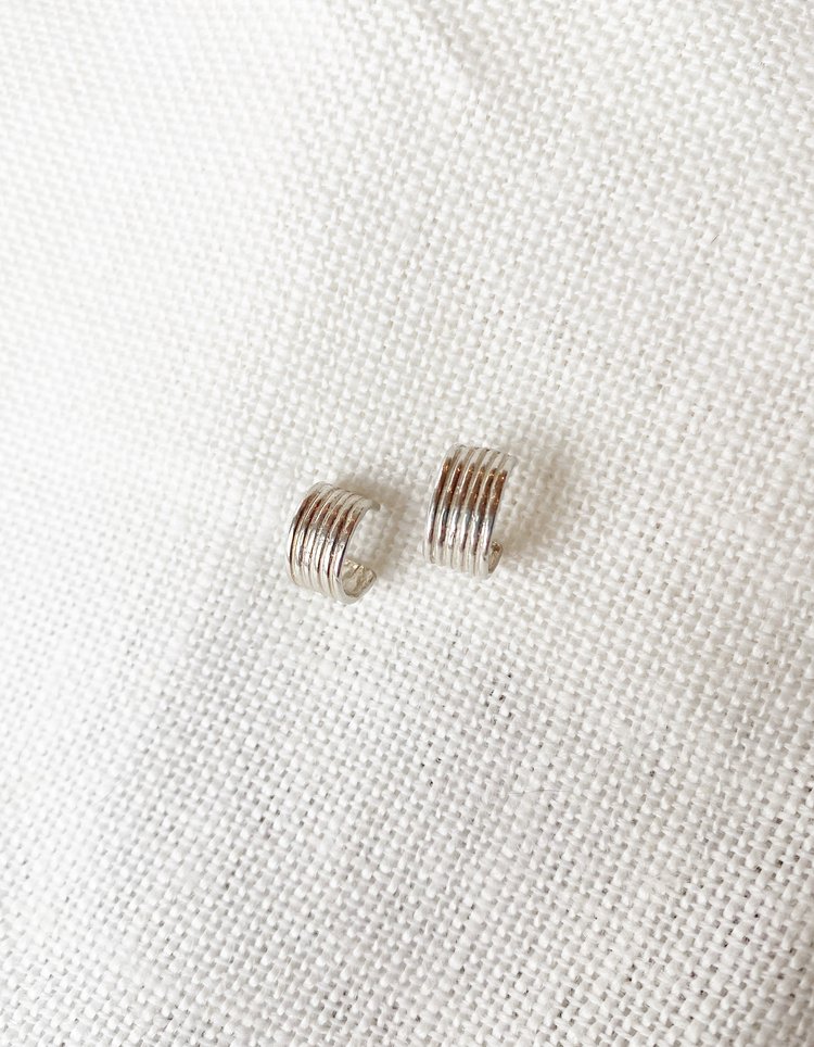 Hawkly Linear Mini Hoops (Bronze or Silver) - Victoire BoutiqueHawklyEarrings Ottawa Boutique Shopping Clothing