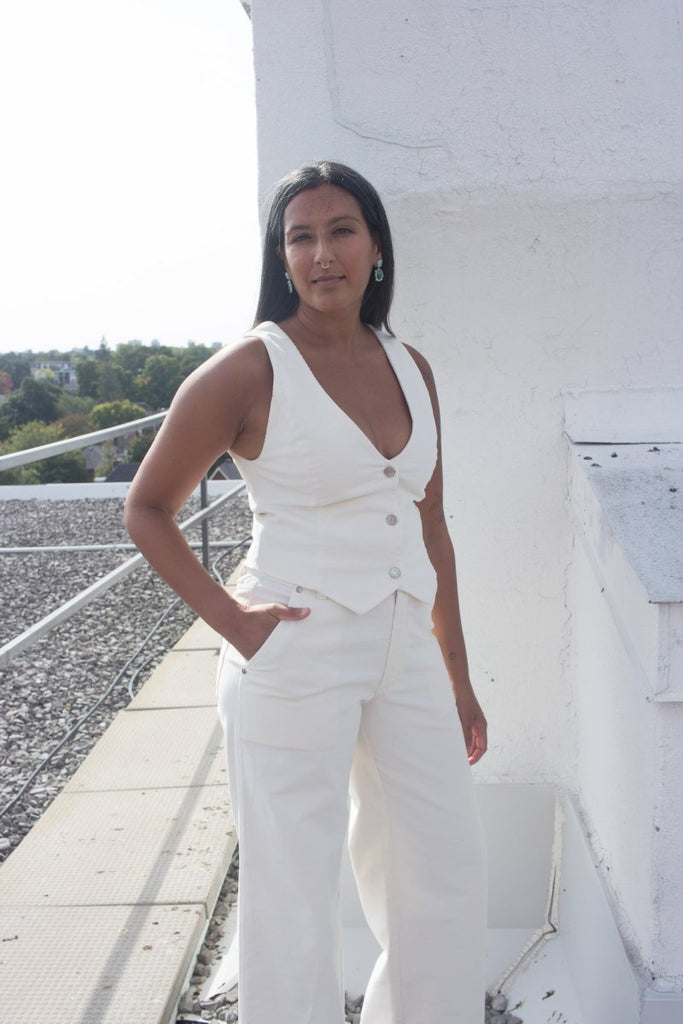 Hijulez Mini George Cord Vest (Off - White) - Victoire Boutiquehijulezvest Ottawa Boutique Shopping Clothing