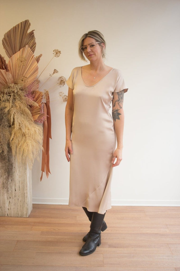 Korelli Aurora Reversible Dress (Dusty Rose) - Victoire BoutiqueKorelliDresses Ottawa Boutique Shopping Clothing