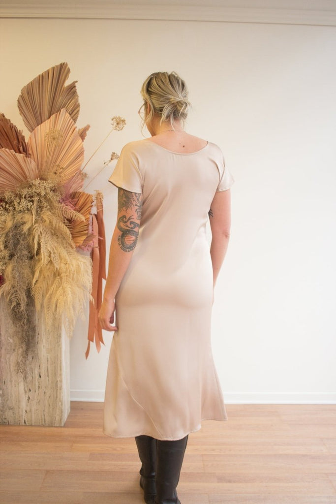 Korelli Aurora Reversible Dress (Dusty Rose) - Victoire BoutiqueKorelliDresses Ottawa Boutique Shopping Clothing