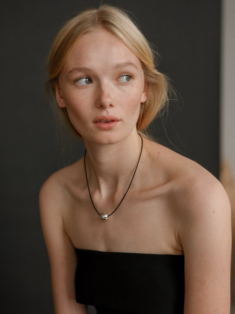 Lisbeth Loter Necklace - Victoire BoutiqueLisbeth JewelryNecklaces Ottawa Boutique Shopping Clothing