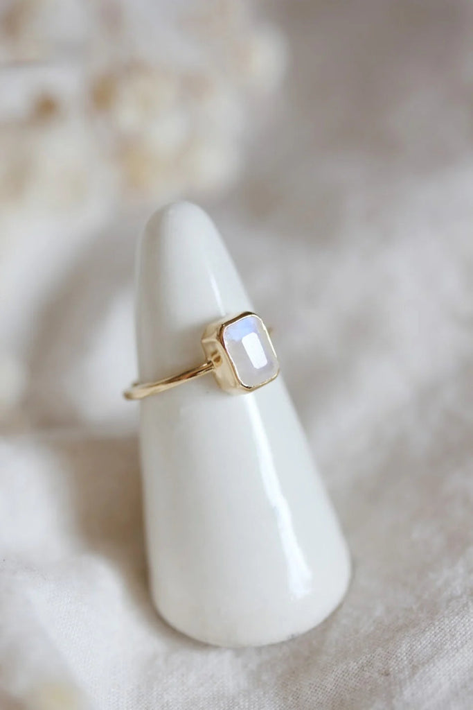 Little Gold Olivier Ring (Moonstone) - Victoire BoutiqueLittle GoldRings Ottawa Boutique Shopping Clothing