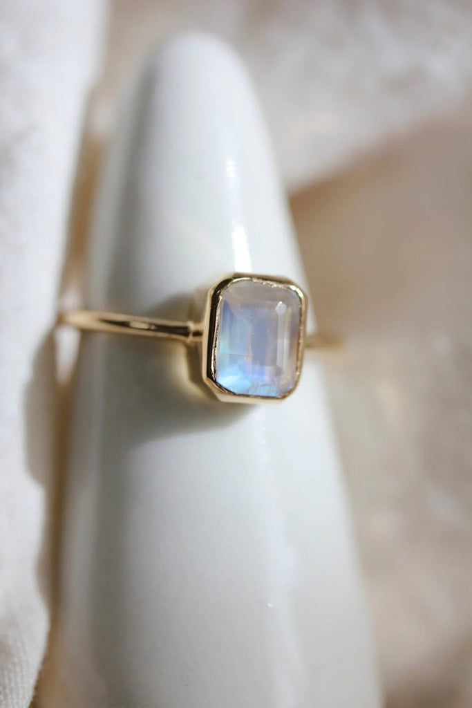 Little Gold Olivier Ring (Moonstone) - Victoire BoutiqueLittle GoldRings Ottawa Boutique Shopping Clothing