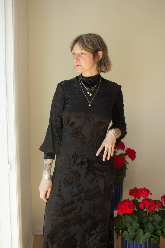 Marigold Kate Dress (Black Velvet) - Victoire BoutiqueMarigoldDresses Ottawa Boutique Shopping Clothing