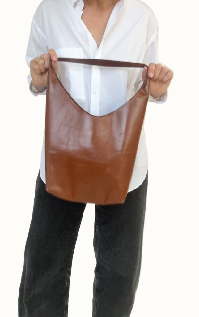 Market Canvas Bruna Shoulder Bag (Caramel) - Victoire BoutiqueMarket CanvasBags Ottawa Boutique Shopping Clothing