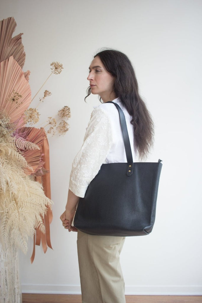 Market Canvas Marina Commuter Tote (Noir) - Victoire BoutiqueMarket CanvasBags Ottawa Boutique Shopping Clothing