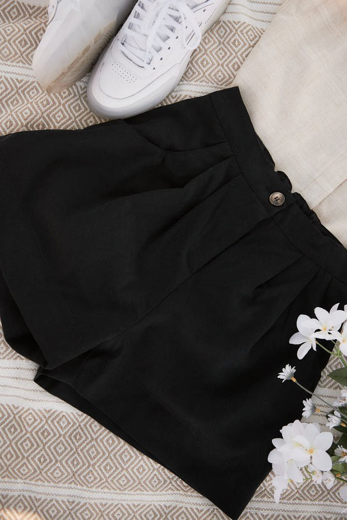 Meemoza Maelle Shorts (Black Linen) - Victoire BoutiqueMeemozabottoms Ottawa Boutique Shopping Clothing