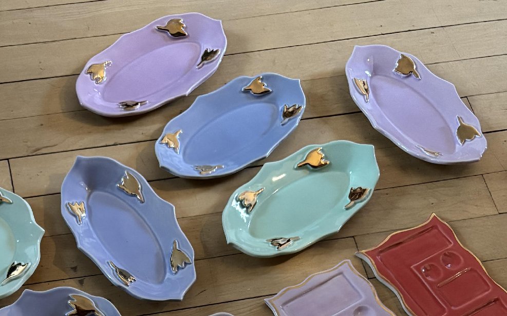 Meg Does Pottery Long Tulip Platters (Various Colours) - Victoire BoutiqueMeg Does PotteryHome Ottawa Boutique Shopping Clothing