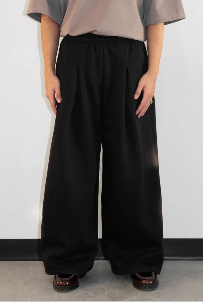 Mercy House Bunker Pleated Sweatpants - Victoire BoutiqueMercy HouseBottoms Ottawa Boutique Shopping Clothing