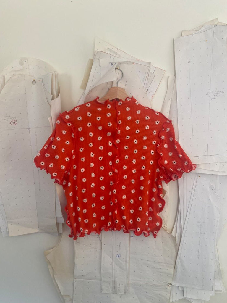 Olive Rose Wiggley Short Sleeve Top (Red Daisy) - Victoire BoutiqueOlive RoseTops Ottawa Boutique Shopping Clothing