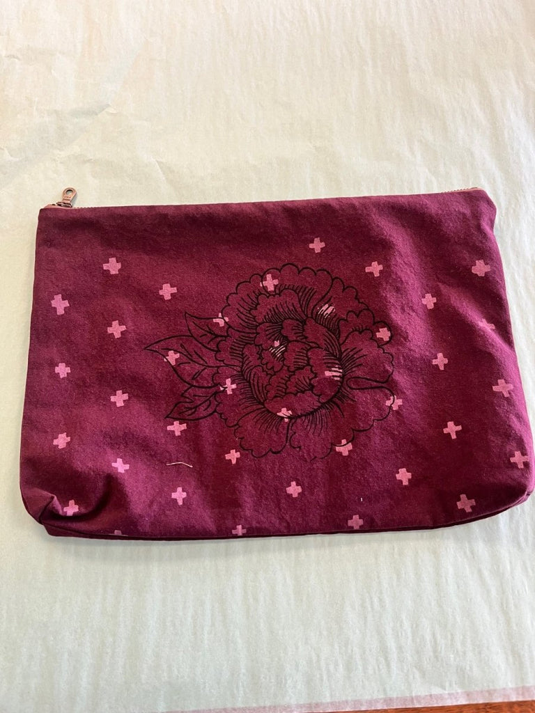 Smoking Lily Zipper Pouch (Various Styles) - Victoire BoutiqueSmoking LilyAccessories Ottawa Boutique Shopping Clothing