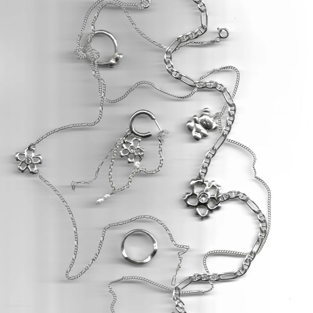 Sunday Feel Baby Daisy Chain (Silver) - Victoire BoutiqueSunday FeelNecklaces Ottawa Boutique Shopping Clothing