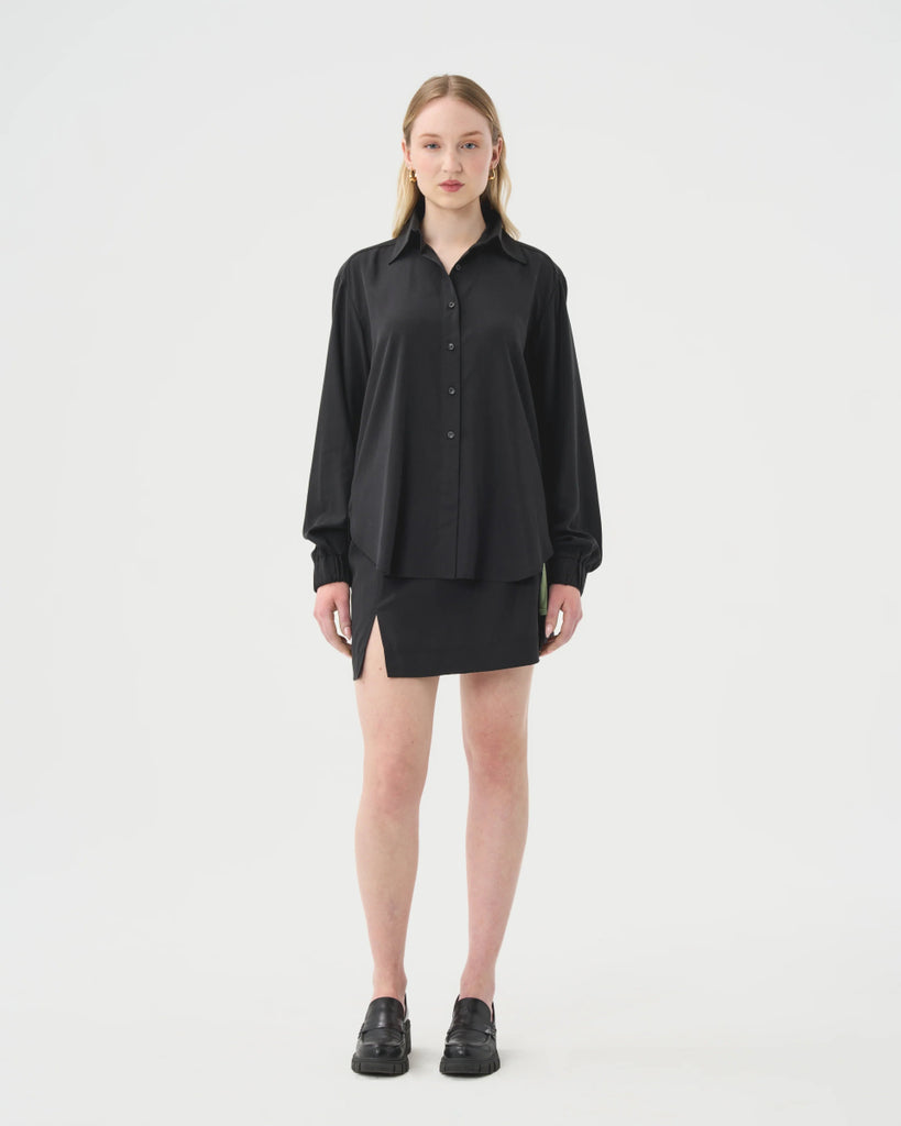 Valerie C. Oversized Shirt (Black) - Victoire BoutiqueValerie CTops Ottawa Boutique Shopping Clothing