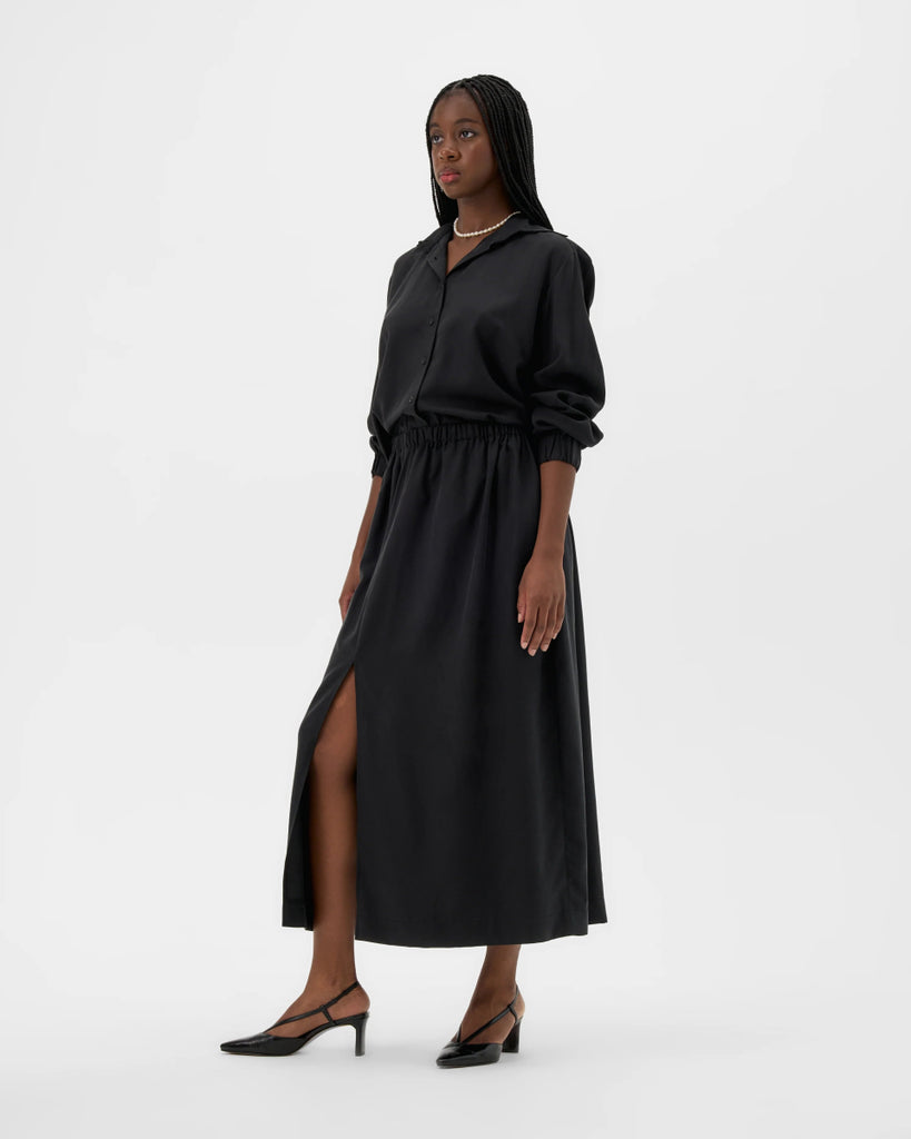 Valerie C. Oversized Shirt (Black) - Victoire BoutiqueValerie CTops Ottawa Boutique Shopping Clothing