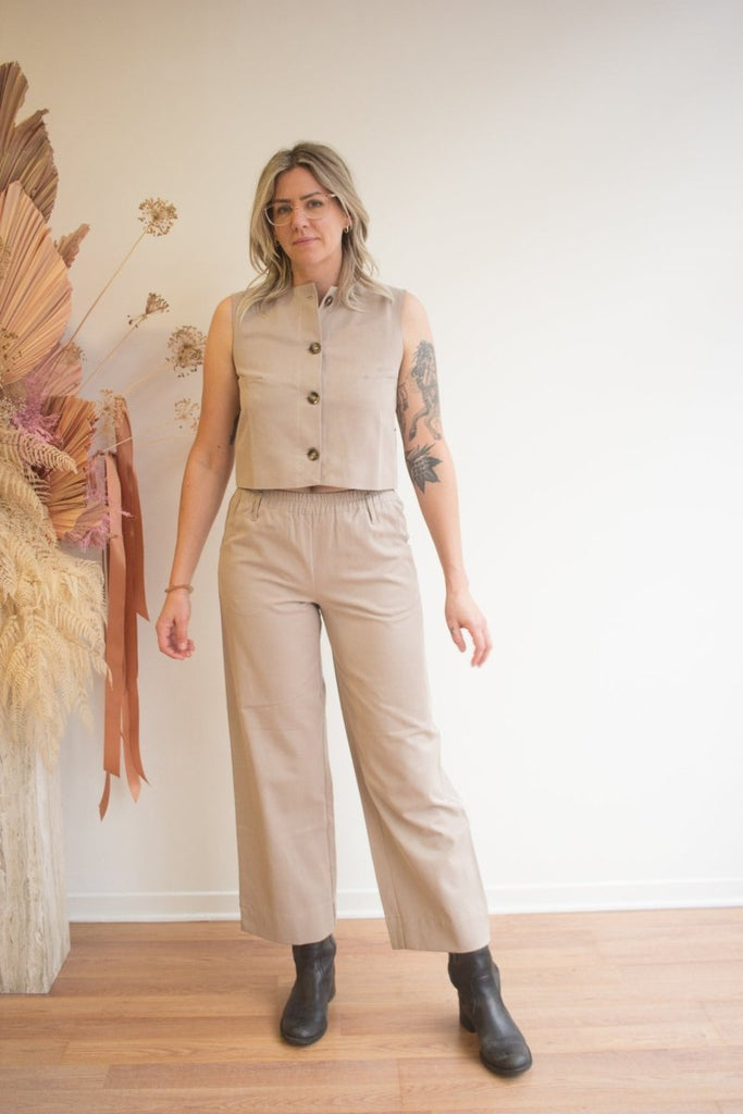 Valerie C. Sleeveless Jacket (Beige) - Victoire BoutiqueValerie CShirts & Tops Ottawa Boutique Shopping Clothing