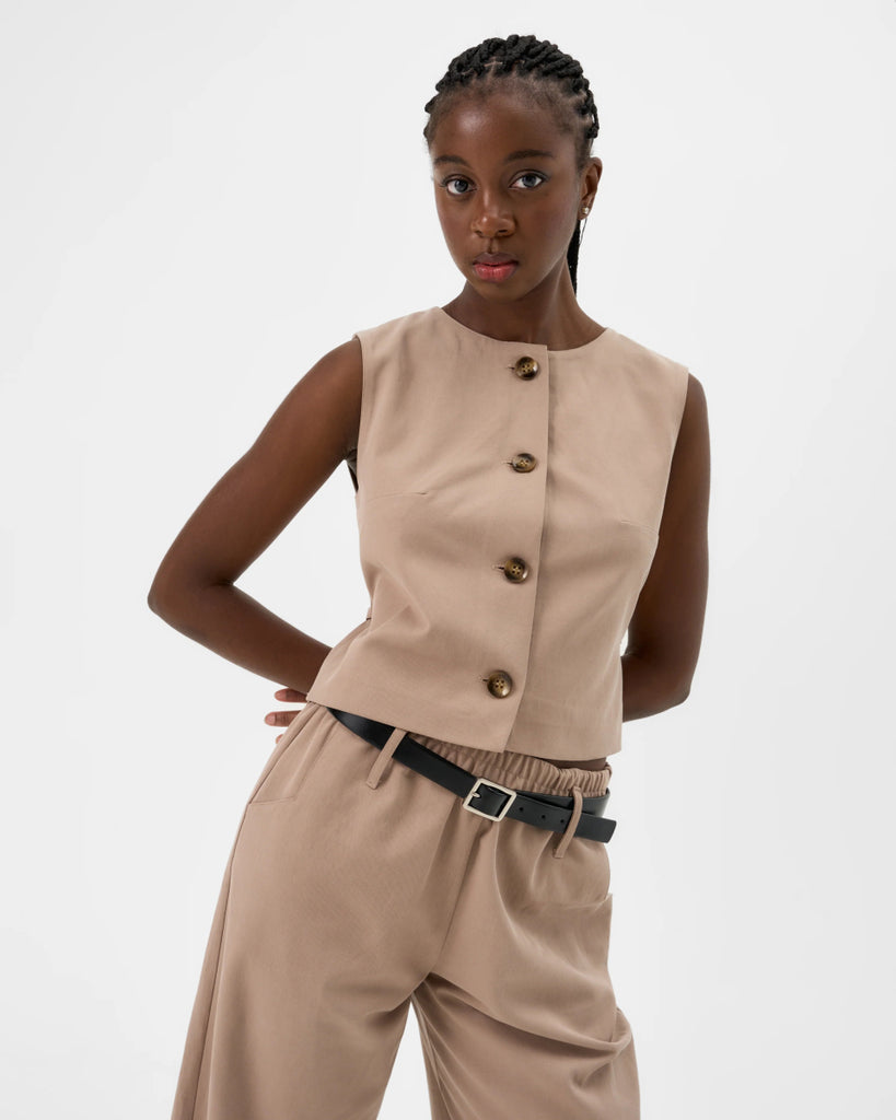 Valerie C. Sleeveless Jacket (Beige) - Victoire BoutiqueValerie CShirts & Tops Ottawa Boutique Shopping Clothing